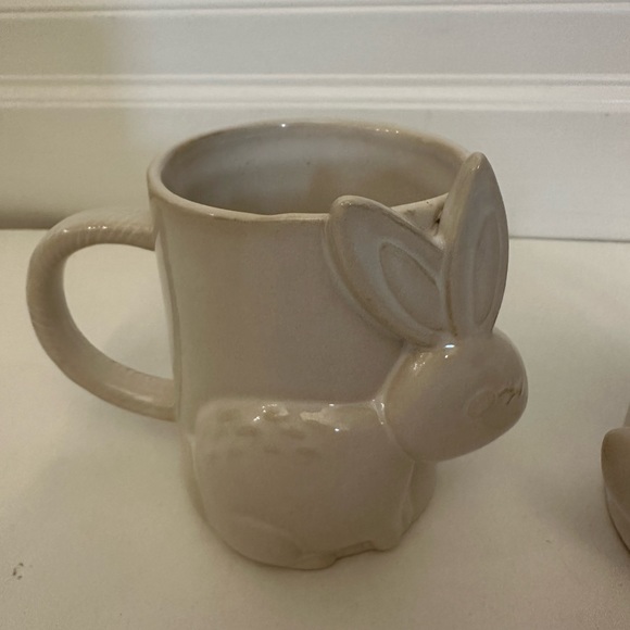 Set of 2 bunny rabbit Indigo mugs - Picture 3 of 6